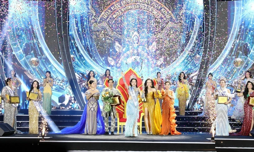 Người đẹp Nguyễn Thị Thu Hiền đăng quang Hoa hậu Doanh nhân Hòa bình 2025