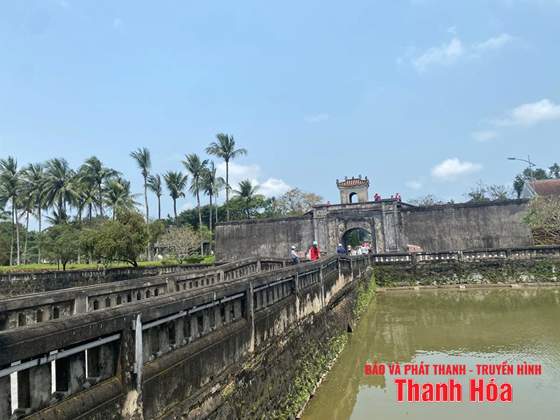 Khúc tráng ca tháng bảy