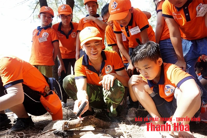 Trẻ em lớn khôn qua trại hè kỹ năng