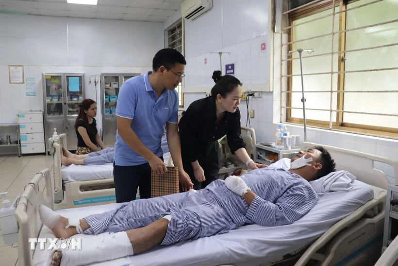 Khẩn trương tạm ứng bồi thường khách hàng gặp nạn trên tàu Vịnh Xanh 58