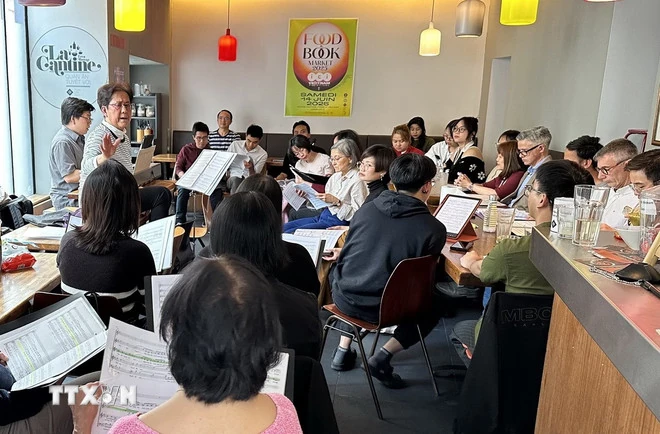 Nhạc Hoàng Vân - cầu nối Việt kiều với quê hương