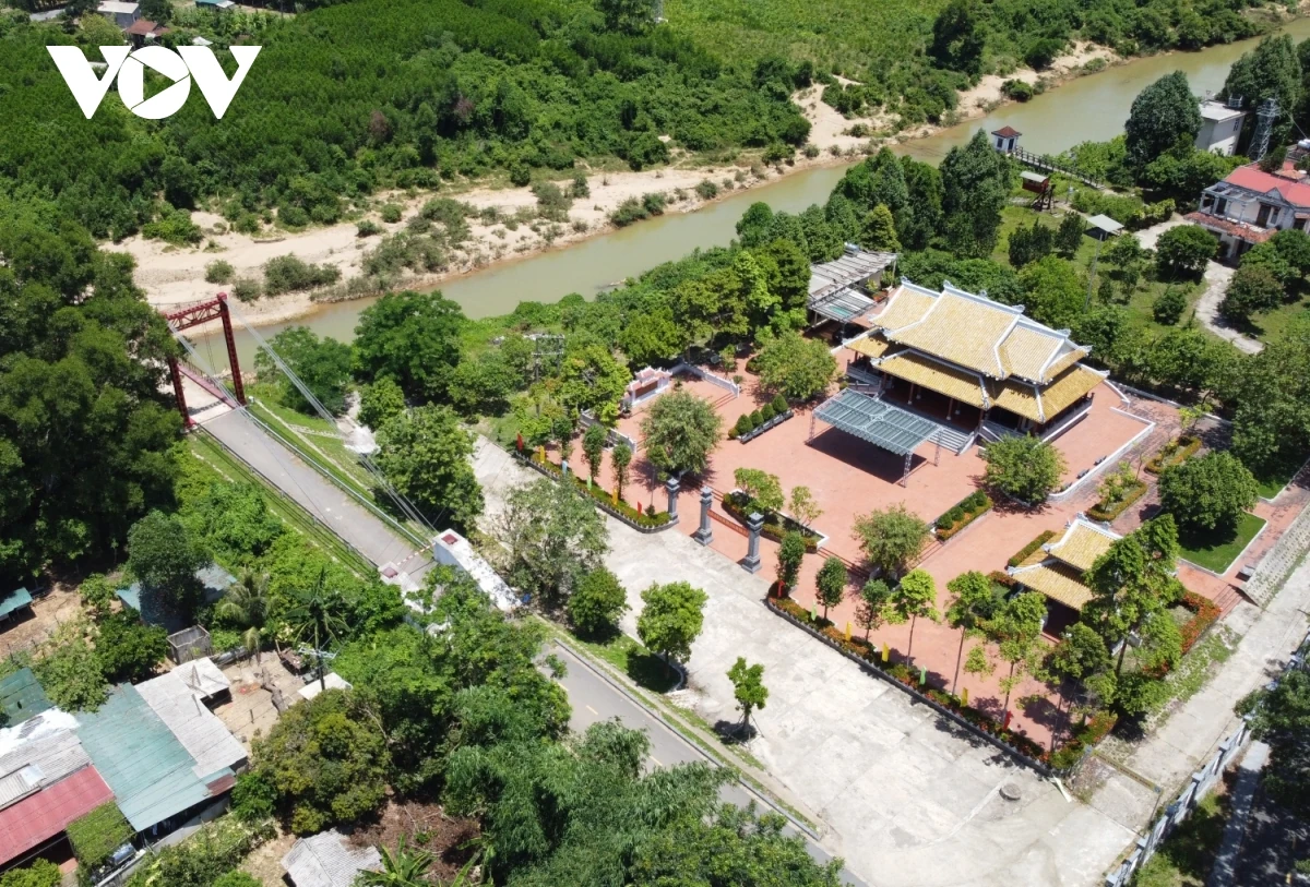 Đền thờ vọng 13.000 anh hùng liệt sĩ trên dãy Trường Sơn