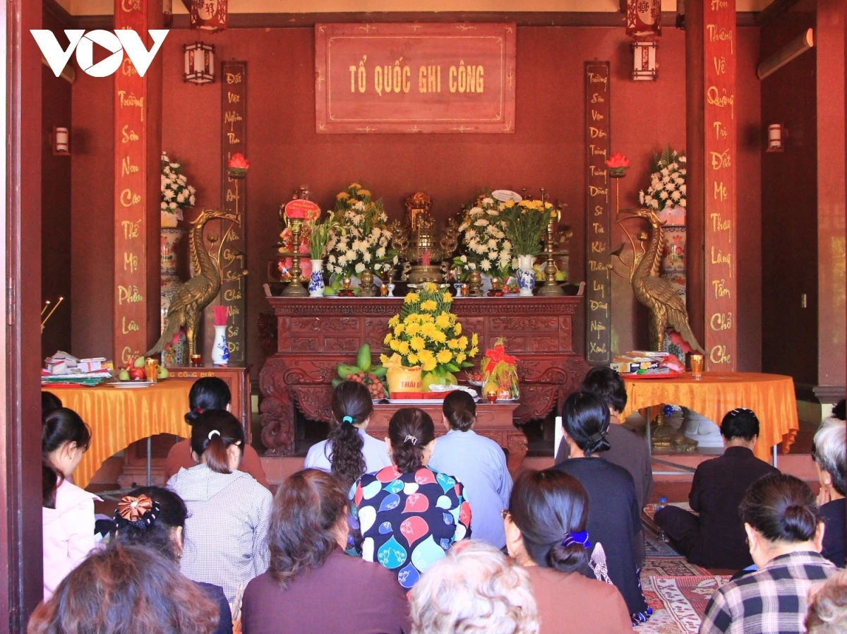 Đền thờ vọng 13.000 anh hùng liệt sĩ trên dãy Trường Sơn