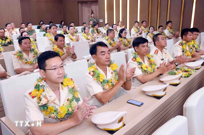 Những câu chuyện ấn tượng từ các gương điển hình tiên tiến “Vì an ninh tổ quốc