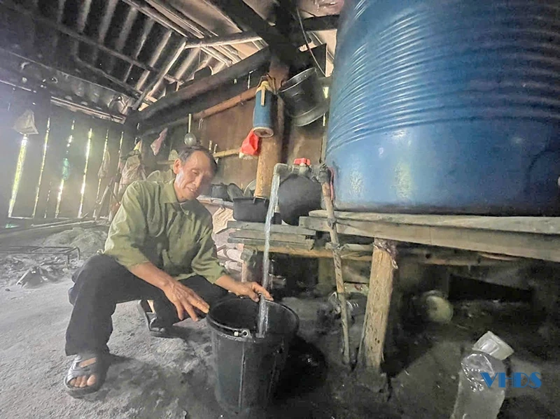 Gập ghềnh bản Tung