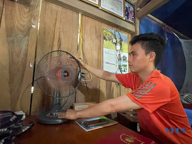 Gập ghềnh bản Tung