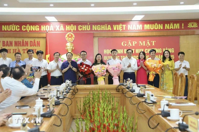 Hai lần mang vinh quang cho Việt Nam trên đấu trường Olympic Toán học Quốc tế