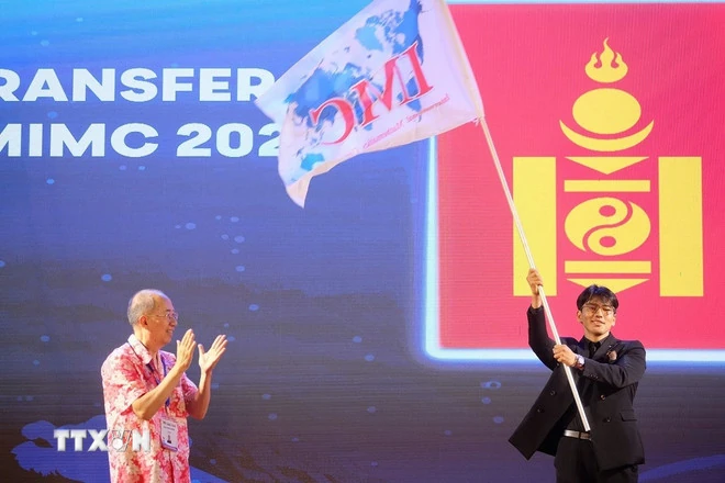 Đoàn Việt Nam giành 18 huy chương tại Kỳ thi Toán học quốc tế lần thứ 25