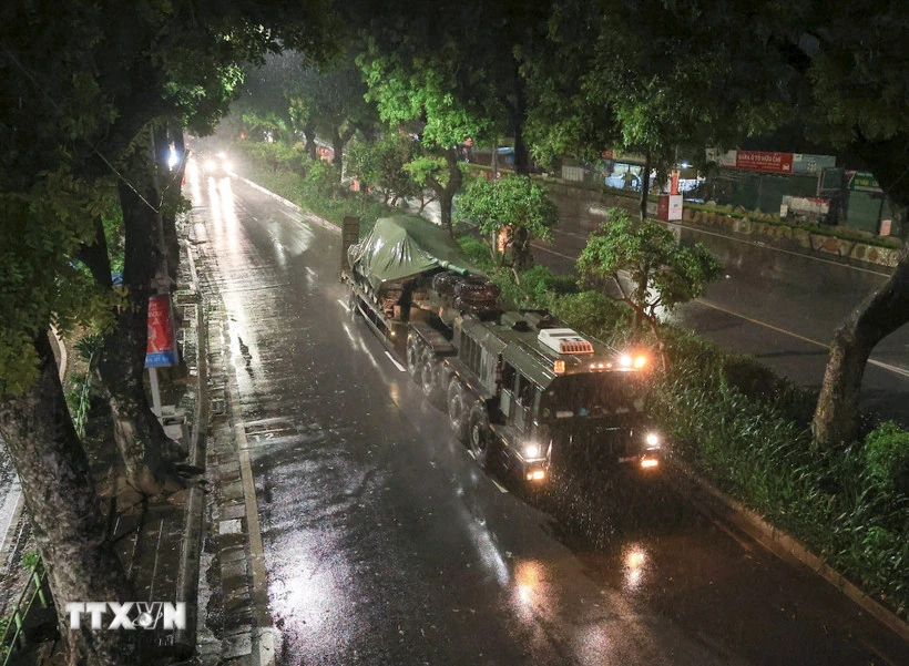 Dàn xe pháo quân sự cơ động về các điểm tập kết, sẵn sàng cho nhiệm vụ A80