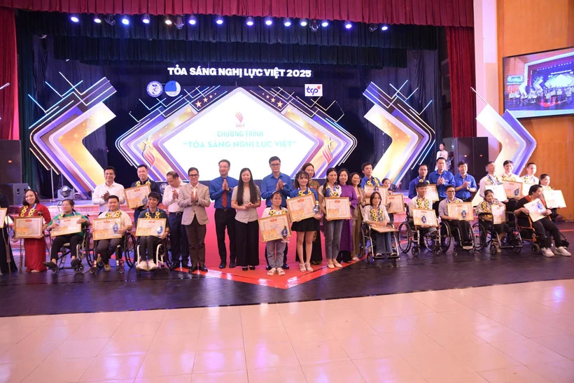 Vinh danh 25 gương thanh niên khuyết tật tiêu biểu “Toả sáng nghị lực Việt”