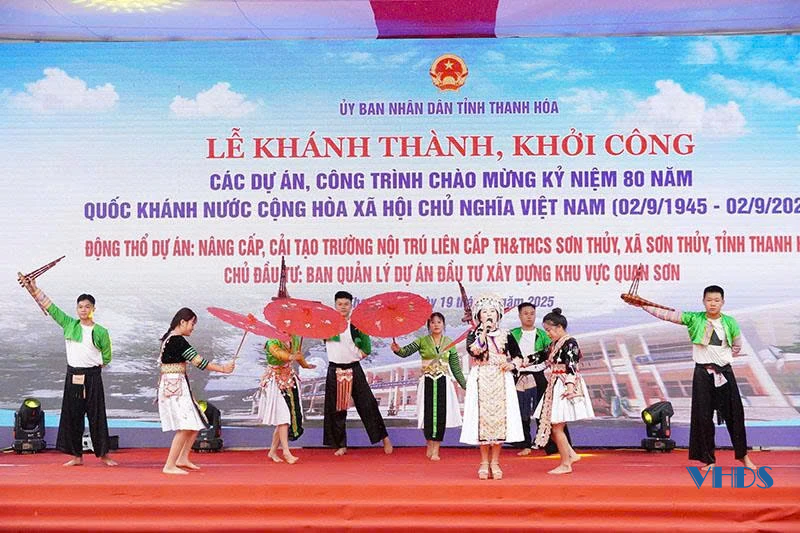 Xây dựng trường nội trú liên cấp nơi vùng biên