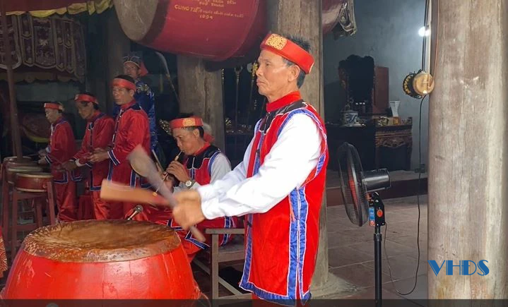 Tiếng trống gọi hội làng