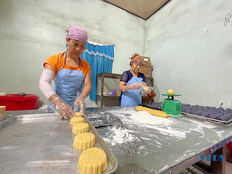 Gìn giữ hương vị bánh Trung thu truyền thống