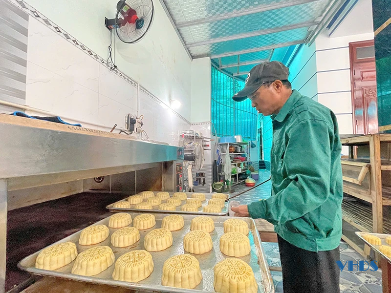 Gìn giữ hương vị bánh Trung thu truyền thống
