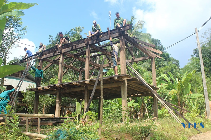 Cha Lung gượng dậy sau mưa lũ