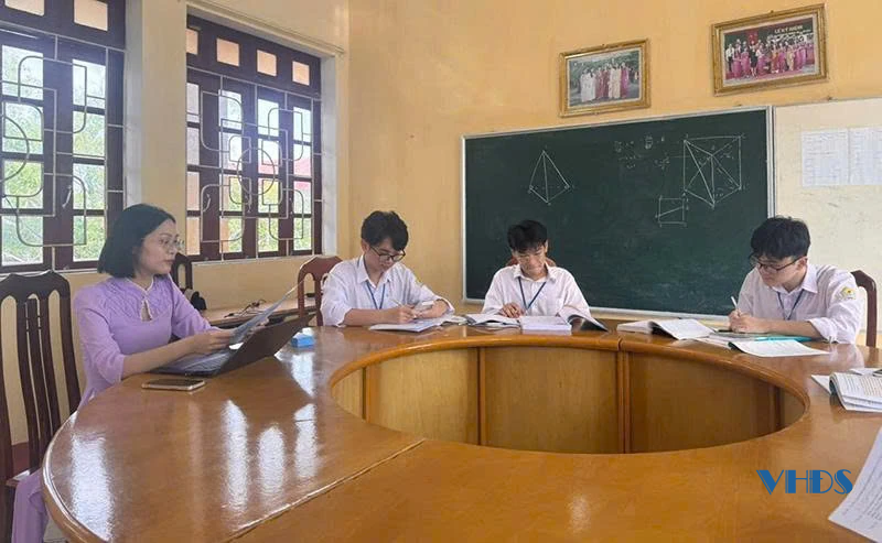 Học sinh trường làng giành giải toán học châu Á