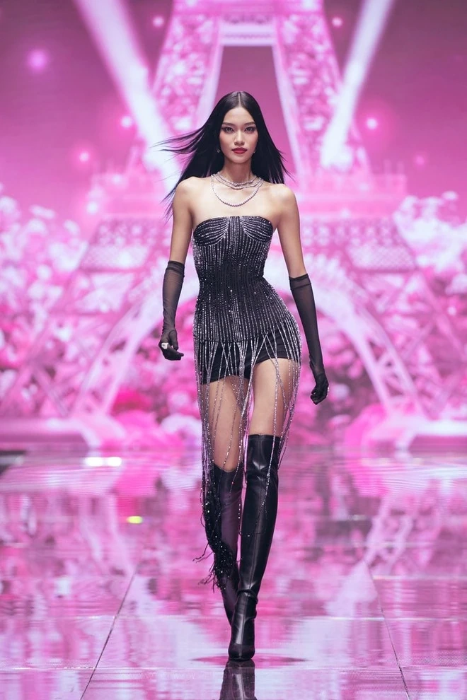 Mai Hoa bật khóc khi trở thành quán quân Vietnams Next Top Model 2025