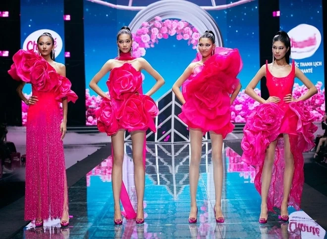 Mai Hoa bật khóc khi trở thành quán quân Vietnams Next Top Model 2025