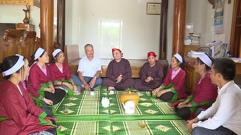 Về bản Thổ nghe điệu chậm đò ho