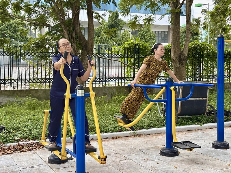 Sân tập ngoài trời, không gian sống khỏe của người cao tuổi