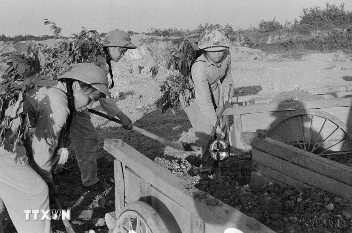 Phụ nữ Việt Nam: Từ truyền thống anh hùng đến khát vọng cống hiến