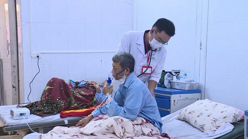 Phòng tránh đợt cấp cho người bệnh phổi tắc nghẽn mạn tính khi thời tiết thay đổi