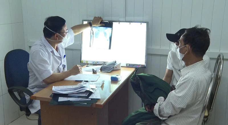 Phòng tránh đợt cấp cho người bệnh phổi tắc nghẽn mạn tính khi thời tiết thay đổi