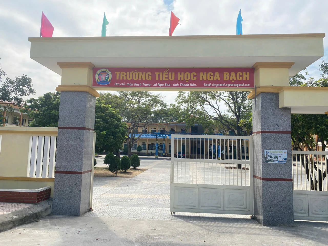 Để không còn tình trạng lạm thu đầu năm học