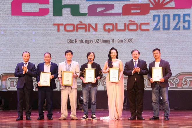 Có gì hấp dẫn trong hai vở diễn đạt giải Vàng Liên hoan Chèo toàn quốc?