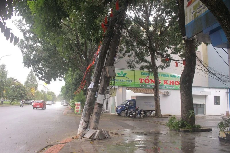 Bất cập trên tuyến đường Lê Trang Tông, phường Hạc Thành