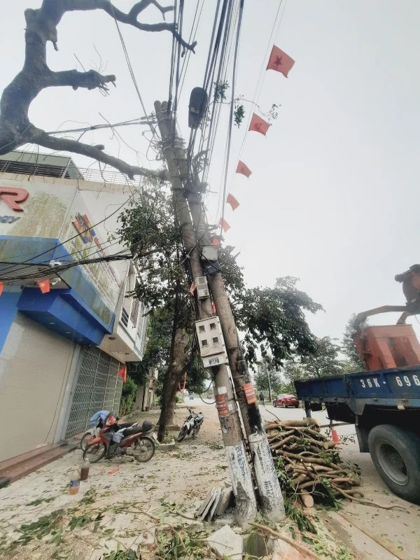 Bất cập trên tuyến đường Lê Trang Tông, phường Hạc Thành