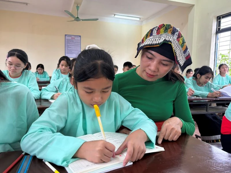 Cô Tiên tiếng Thái