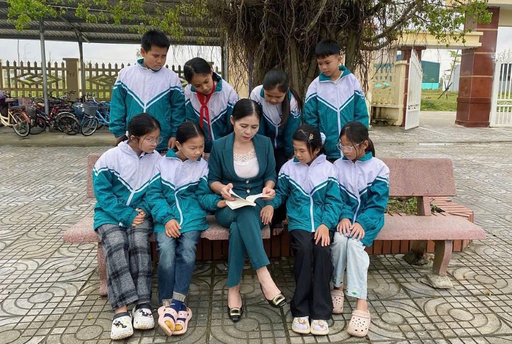 Ánh sáng dịu dàng của nhân cách, tri thức và lòng yêu nghề cháy bỏng