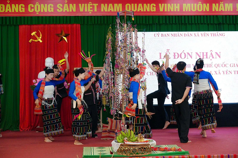 Trải nghiệm văn hóa độc đáo ở lễ hội Chá Mùn