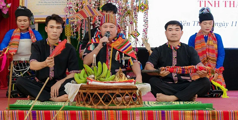 Trải nghiệm văn hóa độc đáo ở lễ hội Chá Mùn