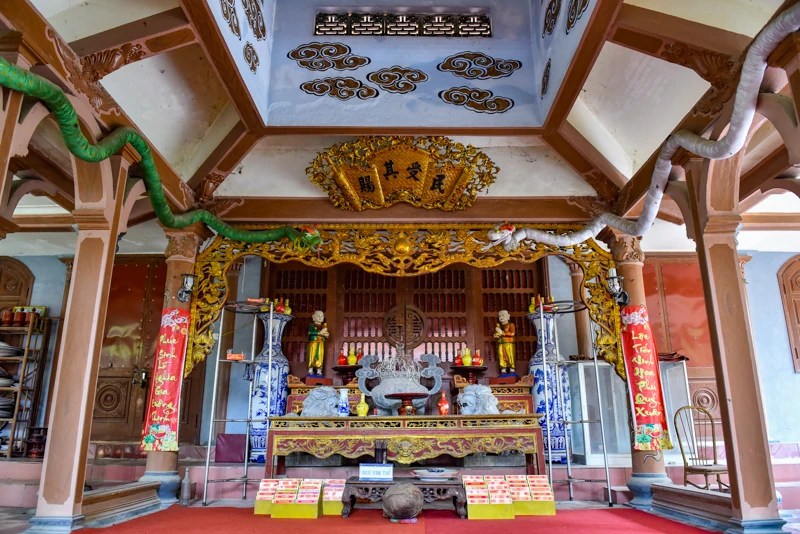 Nơi tưởng nhớ công ơn vị Tướng công làng biển