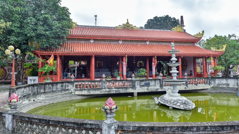 Nơi tưởng nhớ công ơn vị Tướng công làng biển