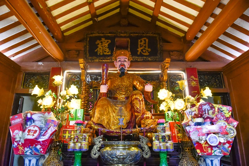 Linh thiêng đền Quốc Mẫu