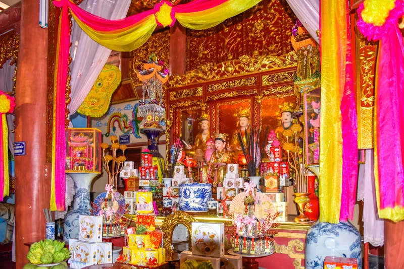 Về nơi thờ Thánh Mẫu Liễu Hạnh