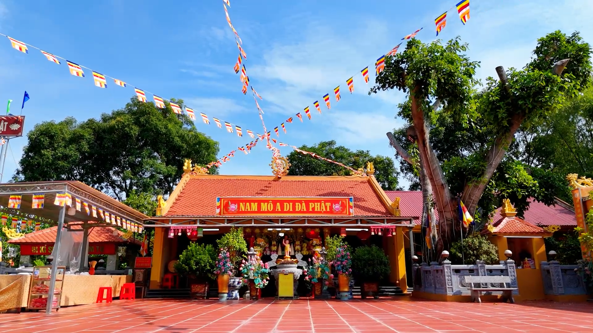 Chùa Sùng Nghiêm – đền nghè Yên Vực trên hành trình ngược xuôi sông Mã