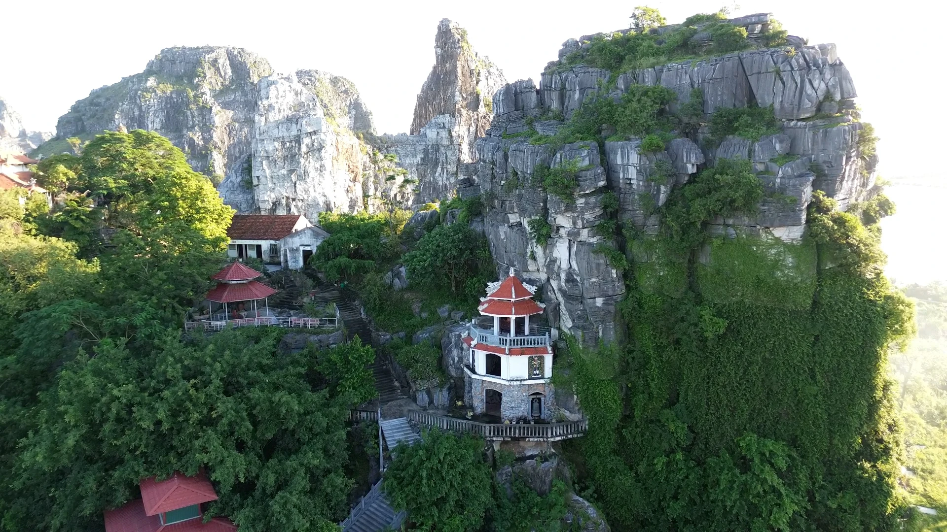 Khám phá chùa Nam