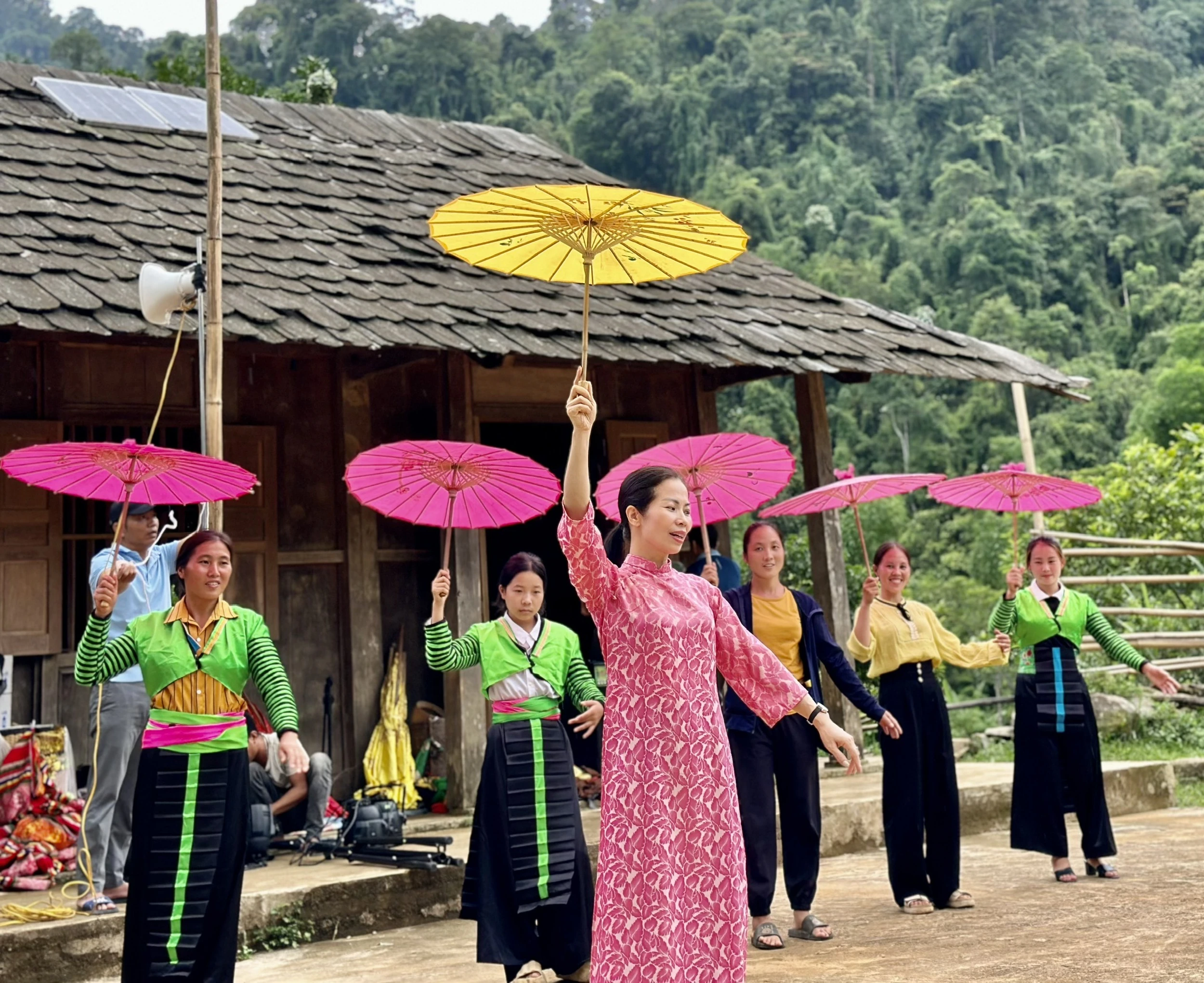 Đất và người xứ Thanh: Niềm đam mê với văn hoá nghệ thuật truyền thống