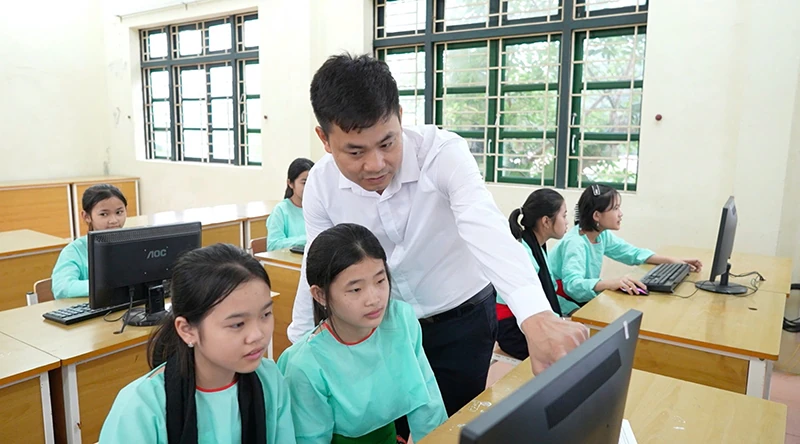 Cơ hội mới cho học sinh vùng khó (Bài 1): Nâng bước học trò vùng khó
