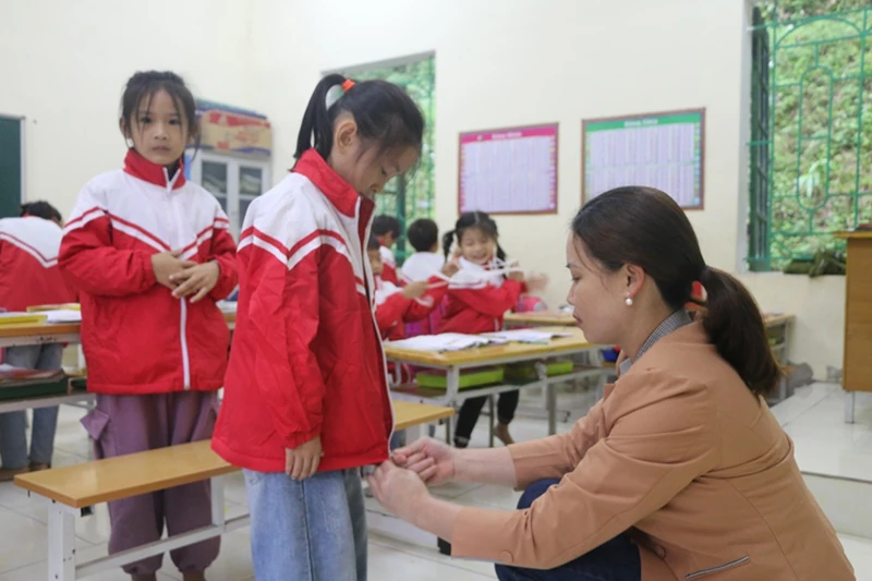 Nghề “trồng người” và chuyện “tôn sư trọng đạo” thời hiện đại