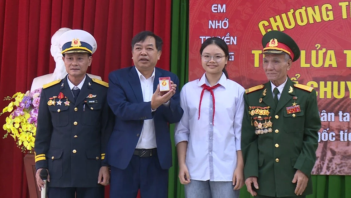 Yêu lịch sử qua mỗi câu chuyện kể