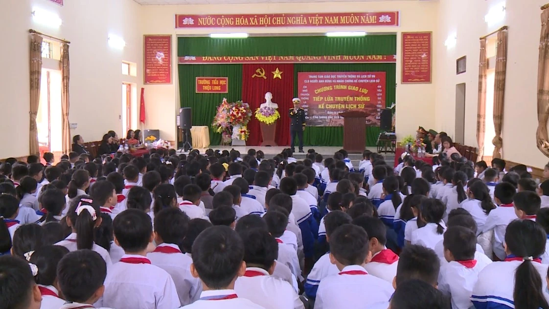 Yêu lịch sử qua mỗi câu chuyện kể