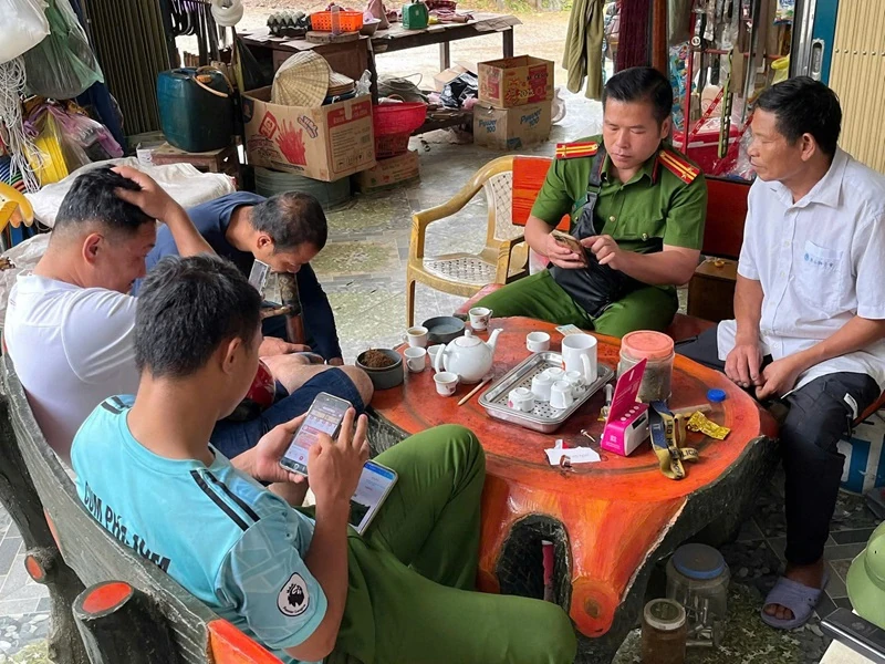 Trung tá Lữ Văn Xiêm - Giữ bình yên cho Nhân dân từ những điều giản dị