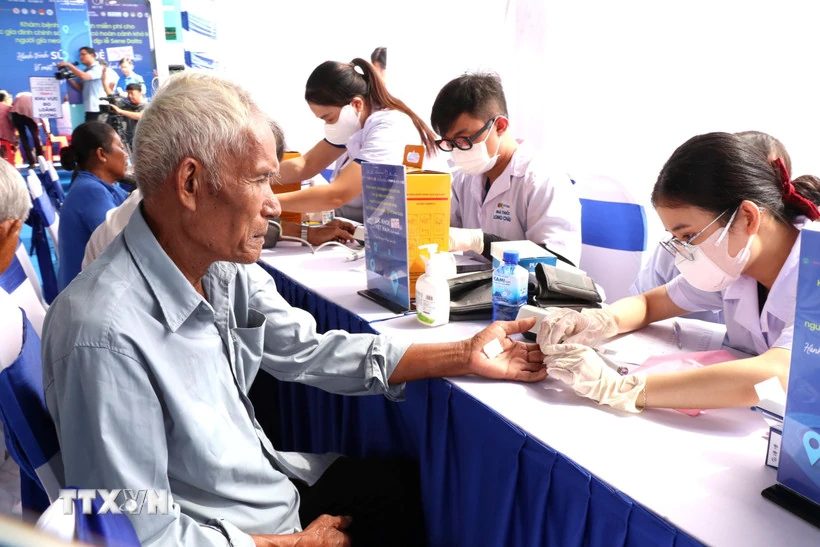 Chính phủ đề xuất chi hơn 125.000 tỷ đồng chăm sóc sức khoẻ, dân số