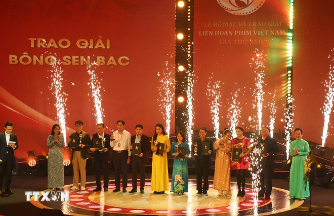 “Mưa đỏ” giành giải Bông sen Vàng trong Liên hoan phim Việt Nam lần thứ 24