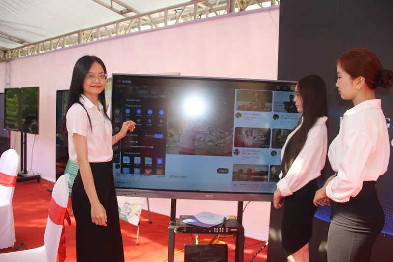 Nhiều sản phẩm công nghệ trưng bày tại Hội nghị “Thúc đẩy hoạt động ứng dụng, chuyển giao, đổi mới sáng tạo và kết nối cung cầu công nghệ tỉnh Thanh Hóa”